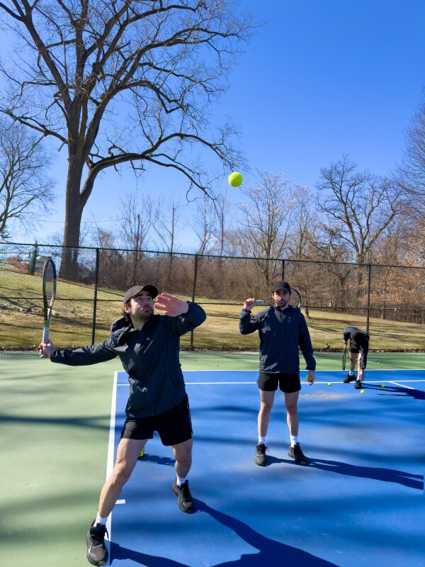 ELVT model side pose